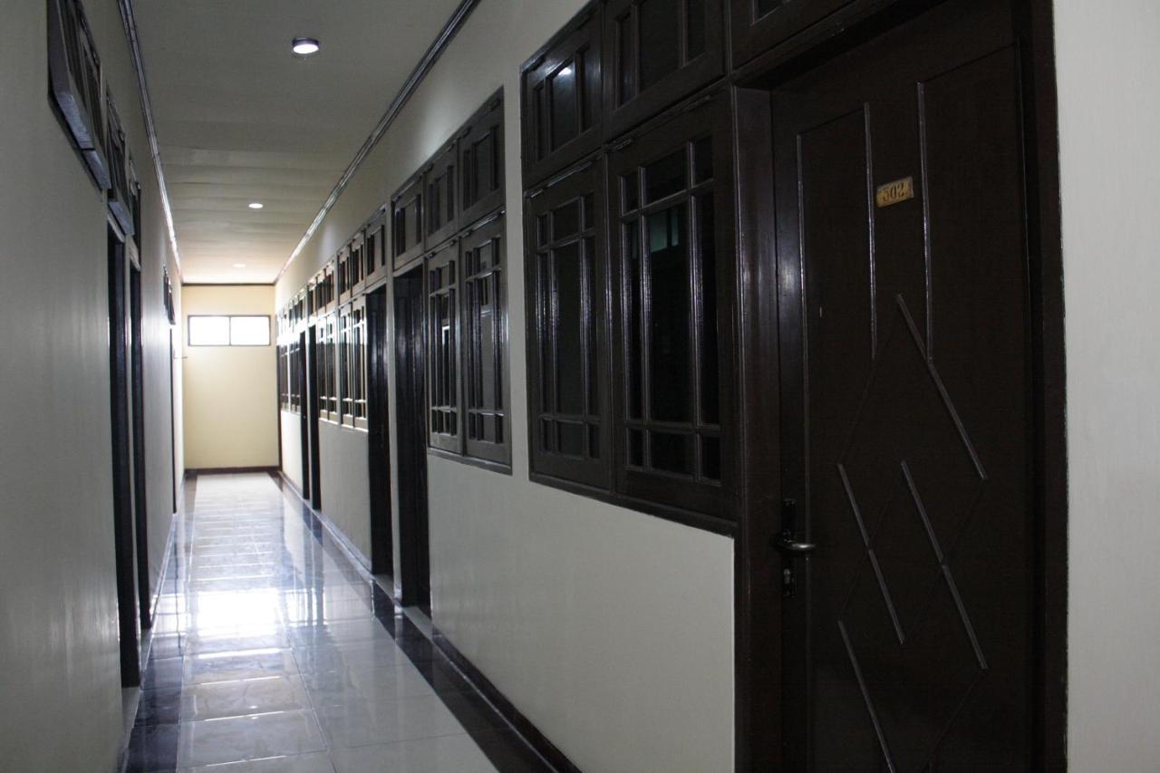 Vaccinated Staff - Oyo 181 Wisma Bintang Jakarta Eksteriør bilde